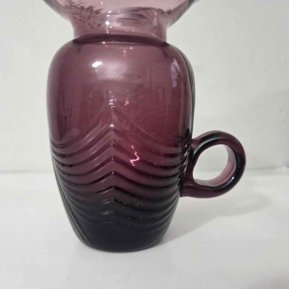 Vintage Amethyst Purple Hand Blown Art Glass Ribbed Chevron Vase RARE Handle